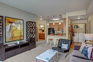 Riverside 9 in Wenatchee, WA - Building Photo