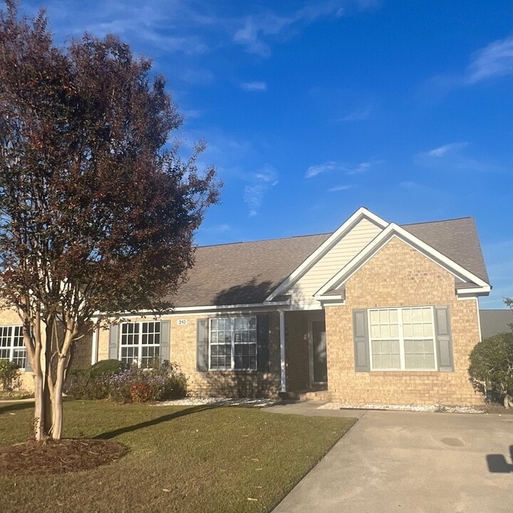 310 Jeremy Ln in Winterville, NC - Building Photo