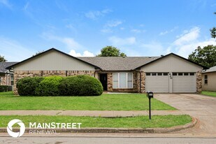 620 Huntwich Dr in Bedford, TX - Building Photo