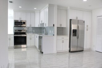 517 NW 52nd St in Boca Raton, FL - Building Photo - Building Photo