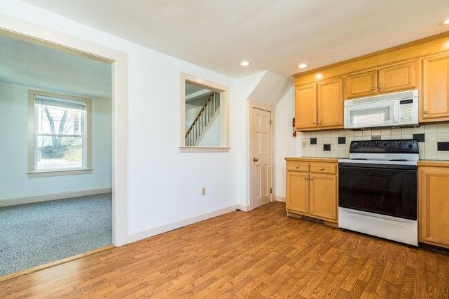20 Concord Way in Portsmouth, NH - Foto de edificio - Building Photo