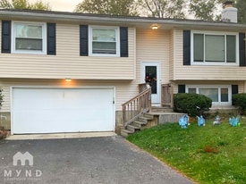 500 Hilltop Dr in Pickerington, OH - Building Photo