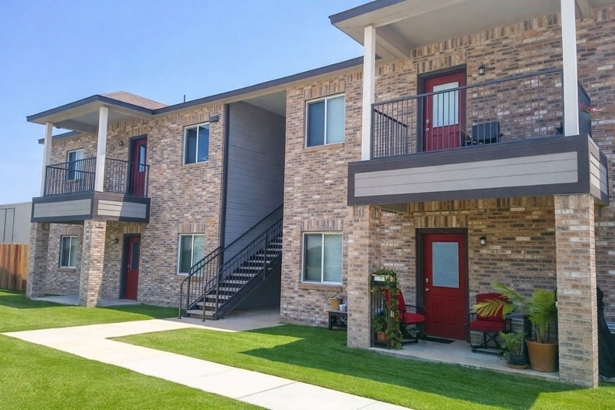 512 E Hazelwood St in Princeton, TX - Foto de edificio