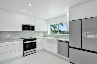 1960 SE 5th Ct in Pompano Beach, FL - Building Photo