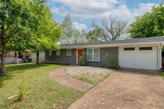 1413 Berkshire Dr in Austin, TX - Building Photo - Building Photo