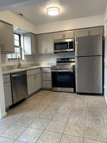 726 Ohio Pike in Cincinnati, OH - Building Photo