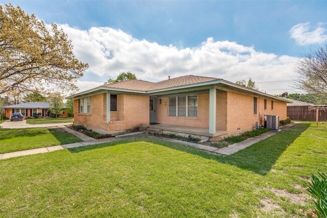 property at 401 Daisy Dr