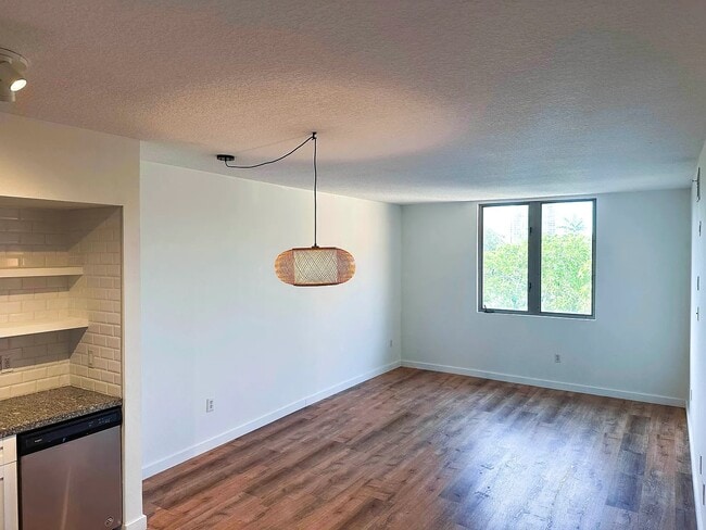 2630 SW 28th St, Unit 58