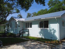 921 Daytona Ave, Unit 111 in Daytona Beach, FL - Building Photo