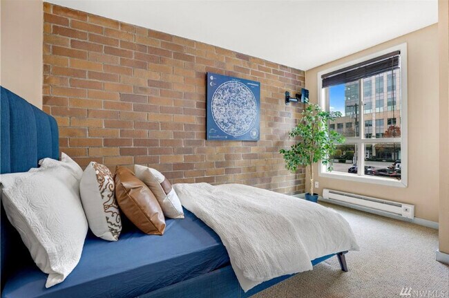 905 Cherry St in Seattle, WA - Building Photo - Building Photo