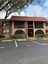 8601 NW 34th Pl, Unit 1 in Sunrise, FL - Building Photo