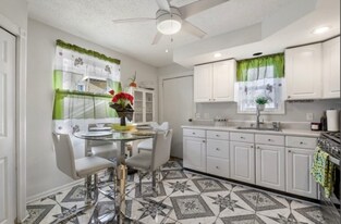 23 Collins St in Lynn, MA - Building Photo