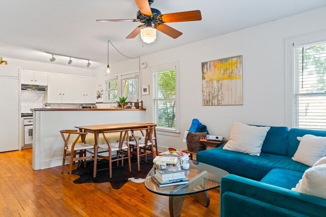 713 Carolyn Ave in Austin, TX - Building Photo - Building Photo
