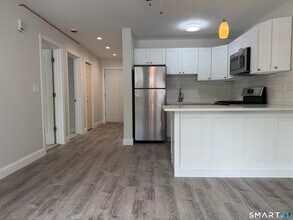 1085 Whalley Ave in New Haven, CT - Building Photo - Building Photo