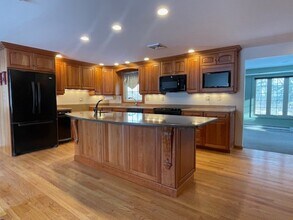 11 Timber Hill Rd in Plainville, CT - Building Photo - Building Photo