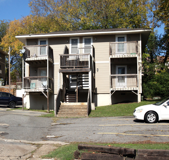 Barton Oaks Apartments in Little Rock, AR - Building Photo - Building Photo