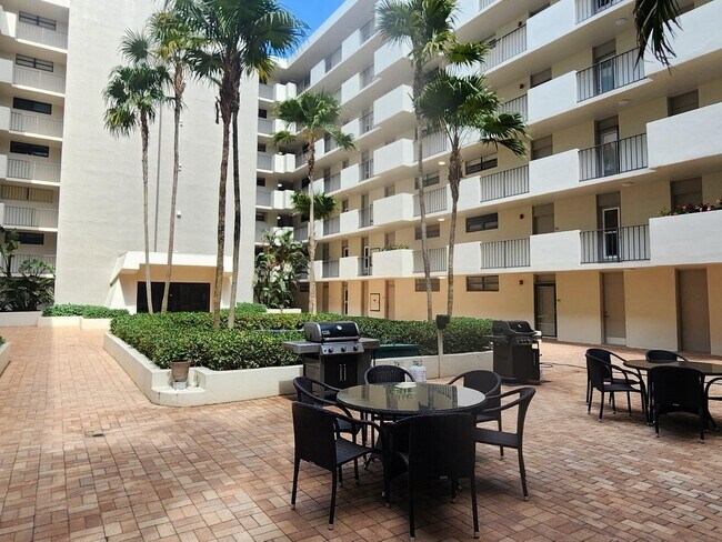 145 Ocean Ave in Palm Beach Shores, FL - Building Photo - Building Photo