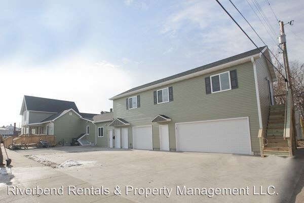 902 Water St in Eau Claire, WI - Building Photo