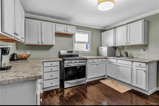 44 Arnold St, Unit Upper in Buffalo, NY - Building Photo - Building Photo