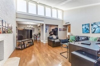 5908 Sandhurst Ln in Dallas, TX - Building Photo - Building Photo