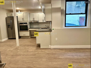 3 Ayr Rd, Unit A in Boston, MA - Foto de edificio - Building Photo