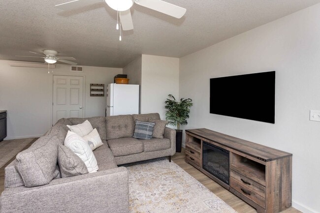 property at 1118 Shirley Ln