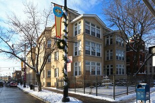 7600 N Sheridan Rd in Chicago, IL - Building Photo