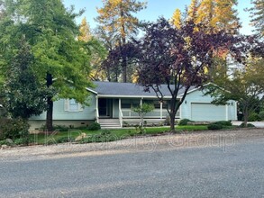 11494 Betty Way in Grass Valley, CA - Building Photo - Building Photo