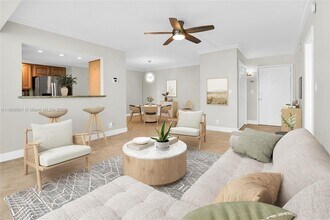 2715 N Ocean Blvd in Fort Lauderdale, FL - Foto de edificio - Building Photo