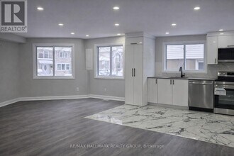 131 Camelia Ave in Ottawa, ON - Building Photo - Building Photo