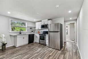 1006 E 26th Ave in Tampa, FL - Building Photo