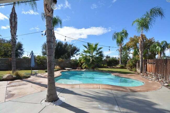 4417 Almond Grove Ln in Bakersfield, CA - Building Photo - Building Photo
