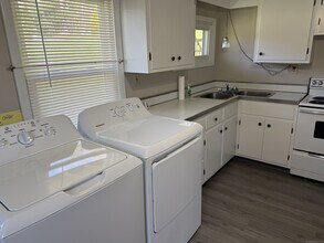 34 School House Rd-Unit -B in Preston, CT - Building Photo - Building Photo