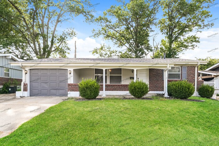 11154 Landseer Dr in St. Louis, MO - Building Photo
