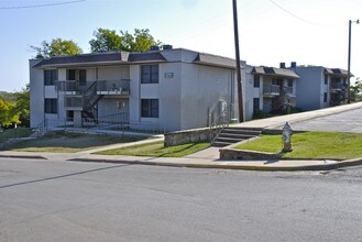 North Hill Manor in Fort Worth, TX - Building Photo - Building Photo