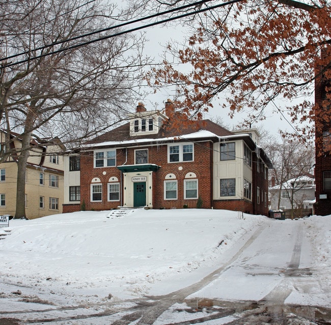 125 N Portage Path in Akron, OH - Building Photo - Building Photo