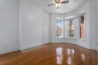 2439 S Millard Ave in Chicago, IL - Building Photo - Building Photo