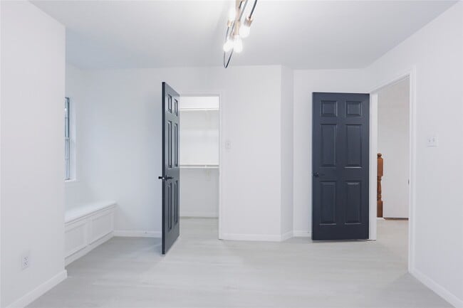 17527 Sandy Cliffs Dr