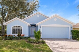 1195 Lake Pl Ct in Lakeland, FL - Building Photo