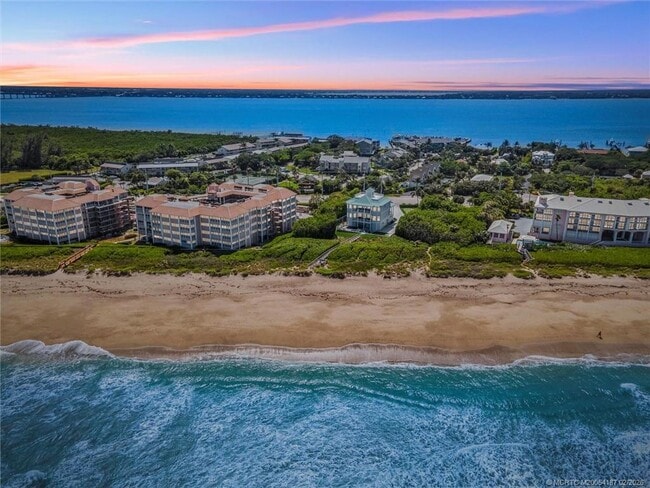 1550 NE Ocean Blvd in Stuart, FL - Foto de edificio - Building Photo