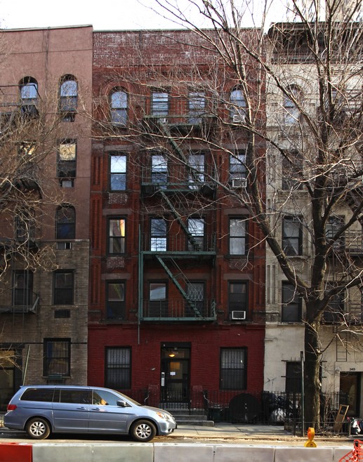 Asphhalt House Apartments in New York, NY - Building Photo