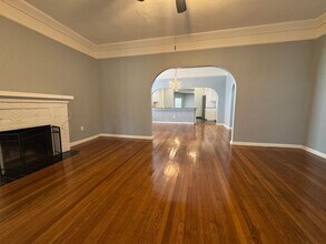 125 Adalia Ave in Tampa, FL - Foto de edificio - Building Photo
