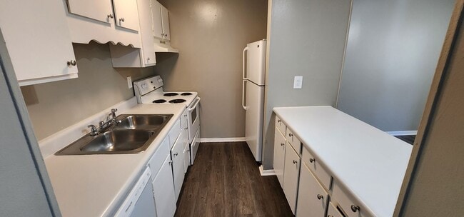 906 NW Candlewood Dr in Huntsville, AL - Building Photo - Building Photo