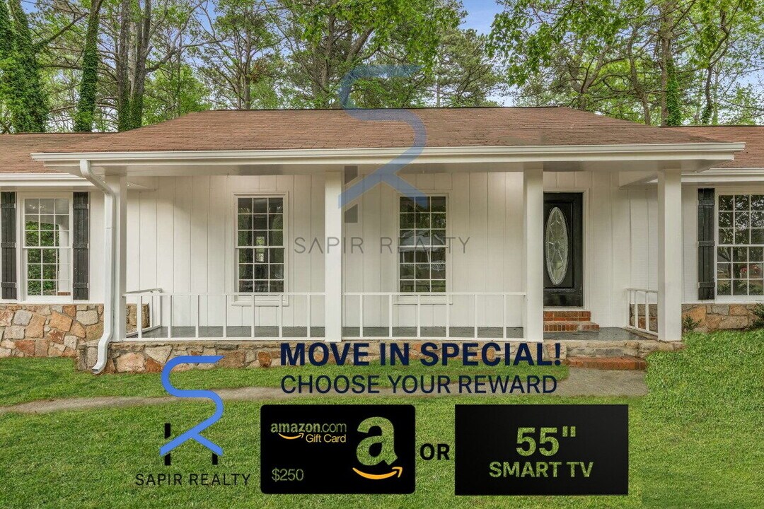 2694 Hickory Valley Dr in Snellville, GA - Building Photo