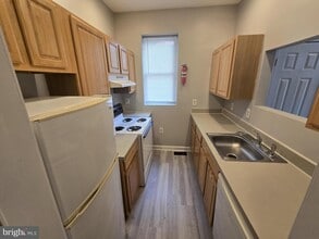 201 S Ellwood Ave in Baltimore, MD - Building Photo - Building Photo