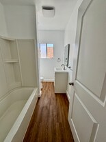 250 1/2 W 49th St, Unit 1 in Los Angeles, CA - Building Photo