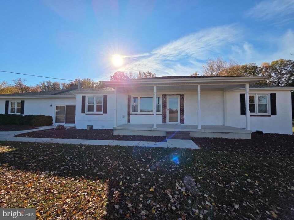 588 Gum Bush Rd in Townsend, DE - Building Photo