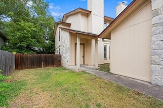 1805 Rawhide Loop, Unit 1807 in Round Rock, TX - Foto de edificio - Building Photo
