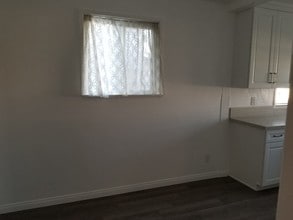 1823 Huntington Ln in Redondo Beach, CA - Foto de edificio - Building Photo