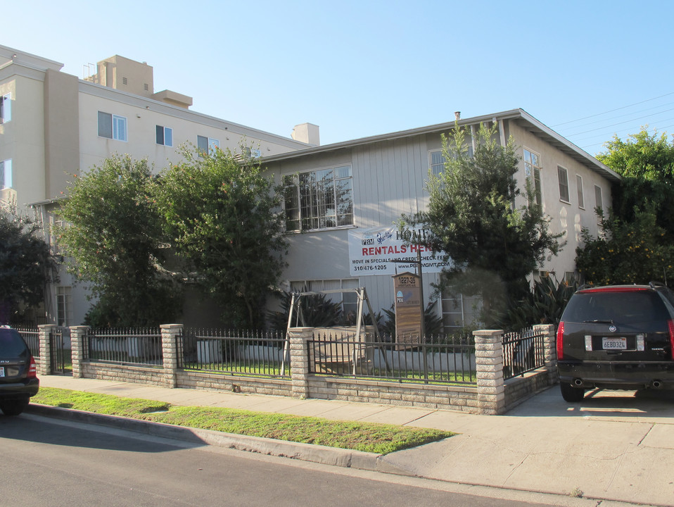 1235 S Westgate Ave in Los Angeles, CA - Building Photo